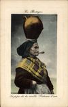 CPA Folklore Tabac Bretagne La pipe de la vieille porteuse d'eau