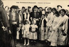 CPA Folklore St Guenole Penmarch Concours de costumes 