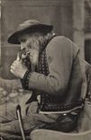 CPA Folklore Tabac Fumeur de Plomodiern Menez Horn 