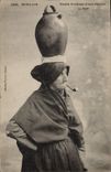 CPA Folklore Tabac Morlaix Vieille porteuse d'eau fumant la pipe 
