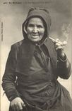 CPA Folklore Tabac Bretagne La pipe egaye les vieux jours