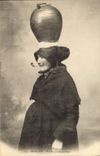 CPA Folklore Tabac Morlaix Vieille porteuse d'eau 