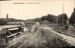 CPA Bateau Peniche Bray sur Seine Le lavoir et le pont