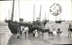 VINTAGE POSTCARD Ane Mule Berck Plage the boats has mree low