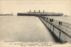 VINTAGE POSTCARD Boat Steamer Transatlantic Le Havre France and the entry of the port