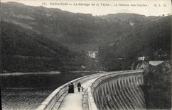 CPA Foret Renaison Le barrage de la Tache La maison des gardes 