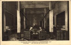 CPA Tabac PAvillon des tabacs de l'exposition 1937 Diorama Un atelier de mouillade 