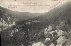 CPA Foret Pyrenees Le Canigou La foret de Balato et la Maison forestiere 