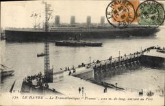 CPA Bateau Paquebot Le Havre Le Transatlantique France entrant au port 