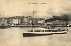 VINTAGE POSTCARD Boat Le Havre Felix Faure