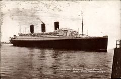 VINTAGE POSTCARD Boat Steamer Ile de France of the Transatlantic Co Gle Le Havre