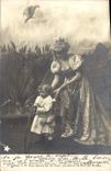 VINTAGE POSTCARD Fantaisie Napoleon 1st close friend a lady of the court walks the king of Rome
