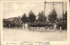 CPA Telegraphie Ecole de TSF Fete historique Le defile 