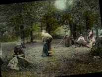 CPA Folklore Les glaneuses de feuilles mortes 