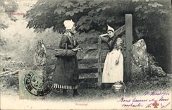 CPA Folklore Femmes Bavardages 