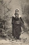 CPA Folklore les saisons Janvier Glaneuse de bois mort La foret de Fouesnant