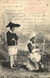 CPA Folklore Idylle bretonne Au Bourg de Batz Fileuse Enfants