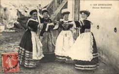 VINTAGE POSTCARD Folklore Brittany Dances Breton