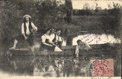 CPA Folklore La vie aux champs La cueillette de nenuphars 