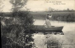 CPA Folklore La vie aux champs La fille du passeur 