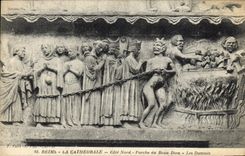 CPA Reims La cathedrale Cote Nord Porche du Beau Dieu Les damnes Diable 