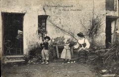 CPA Folklore La fete de Grand Mere