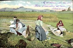 VINTAGE POSTCARD Folklore Country-women