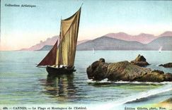 CPA Bateau Peche Cannes La plage et montagnes de l'Esterel