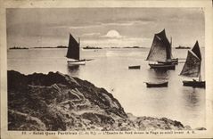 VINTAGE POSTCARD Bateau Fishes Holy Quay Portrieux the squadron of North in front of the beach with the rising sun