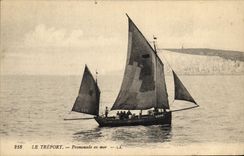 VINTAGE POSTCARD Bateau Fishes Treport Promenade at sea