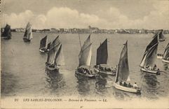 VINTAGE POSTCARD Bateau Fishes Pleasure boats Sables d'Olonne