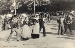 VINTAGE POSTCARD Folklore Gavotte Breton Costumes of Bannalec