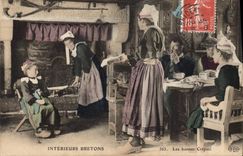 CPA Folklore Interieurs bretons Les bonnes crepes 