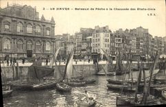 VINTAGE POSTCARD Bateau Fishes Le Havre Boats of sin to the roadway of the United States
