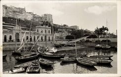VINTAGE POSTCARD Bateau Fishes Fishing