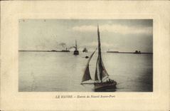 VINTAGE POSTCARD Bateau Fishes Le Havre Entered of new before port