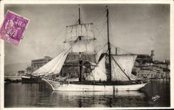 CPA Bateau Peche Cannes Voilier sortant du port 