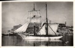 CPA Bateau Peche Cannes Voilier sortant du port 