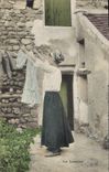 CPA Folklore Femme La lessive 