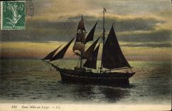 VINTAGE POSTCARD Boat Two chechmates with the broad one
