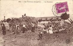 CPA Les travaux champetres La fenaison TOP