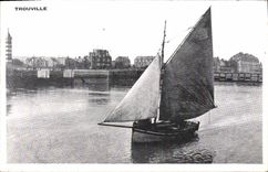 VINTAGE POSTCARD Bateau Trouville Fishes