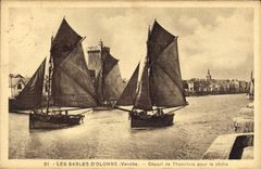 CPA Bateau Les Sables d'Olonne Depart de thonniers pour la peche 