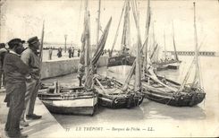 CPA Bateau Le Treport Barques de peche 