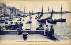 VINTAGE POSTCARD Boat Le Havre the port at the end of the street of Paris