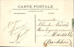 CPA Folklore Femme En route pour les champs 