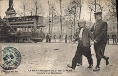 CPA La manifestation du 1er mai a Paris Conduite d'un manifestant TOP