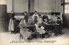 CPA Ecole Uruguay France a Avon Les eleves a la lecon de cuisine TOP