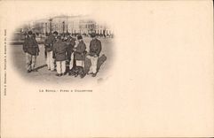 POSTAL Militaria de la VENDIMIA que el resto instala tubos y el tabaco de cigarrillos