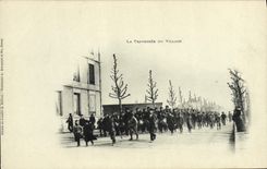 CPA Militaria La traversee du village